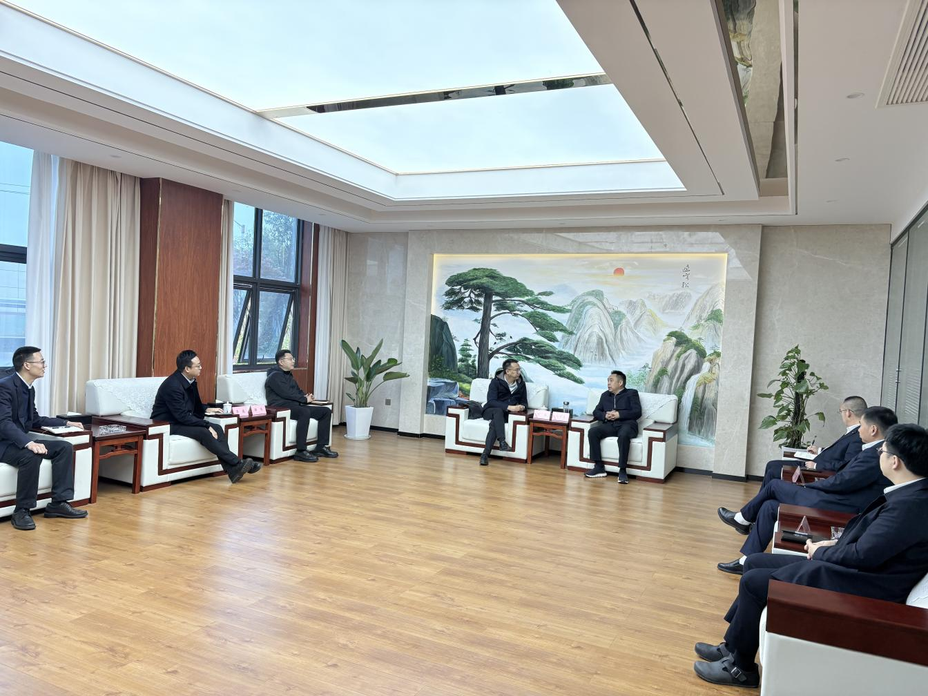 深化银企合作，共谋发展新篇